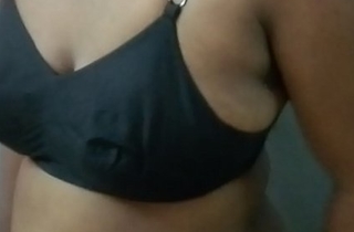 Mallu aunty house-moving nighty and wearing bra panty.MOV - Indian-Porn.Pro