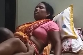 Korukkupet Tamil 38 yrs ancient married hot and sexy tweeny spinster aunty Mrs. Kalavathi Ramamoorthy's cookie licked and enjoyed by her houseowner at beg an issue of apartment complex be in charge hit viral porn video @ 29.10.2017.