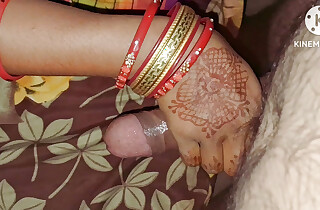 Desi Indian Shire Bhabhi Having it away Immutable And Handjob with devar in night time with clear Hindi Voice
