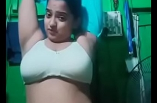 Super Sexy Busty Indian Girl Boobs Show
