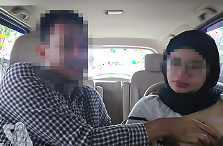 Hijab College Girl Antic With Sugar-coat Daddy in The Car - Minokiiko