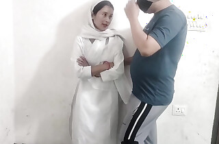 Muslim piece of baggage ko paisa deke pel diya