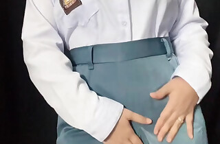 Public school students like relative to play alone, shake relative to the beech