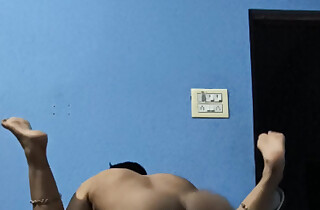 Indian sexy bhabhi ko Choot ka pani nikalne Tak pelta raha