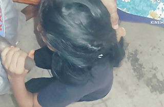 Desi girlfriend drinking all cock sparm encircling mouth.