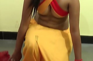 Retro Style Saree Wearing Just For Fashion Statute
