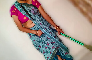 सौतेली बहन ने गलती से परदे के पीछे छिपे भाई का लण्ड  चूसा और चुद गयी हॉट फुल हिंदी ऑडियो