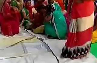 Indian sexy bhabhi dance