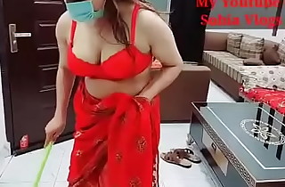 Pakistani Maid With No Panties Downcast ruin House Owner Flashing Boobs Together with Pussy