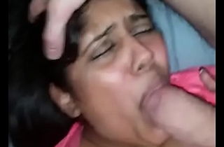 Indian girls gives oral job and squirts at the same time