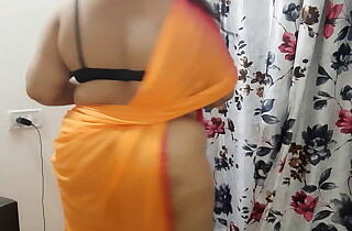 roasting desi Indian bhabhi exhausting on the brush new clothes in the brush judicature