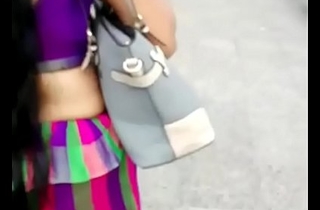 SEXY WORKING WOMAN IN SAREE ON ROAD