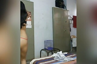 Indian unsubtle shaking ass on live camshow.Hotgirl _1984