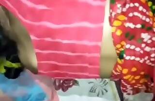 Simmering Sonam bhabhi,s pair pressing cunt licking and hue card with respect to hr saree by huby video hothdx