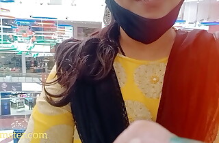 Dirty Telugu audio of sexy Sangeeta's second  visit to mall's washroom,  this maturity for shaving her pussy