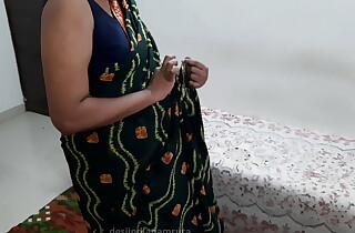 Desi Titillating Hot Cute Indian Bhabhi Wearing Lowering Green Saree