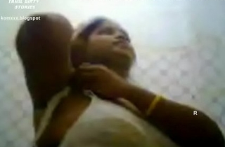 VID-20120203-PV0001-Srivilliputtur (IT) Tamil 30 yrs old unmarried hot and sexy girl Ms. Vidhyavathi undressing her cultural saree in her home after attending a bond order and she recording it in her mobile phone sex pornography video