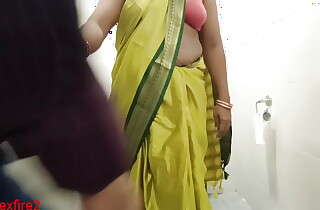 Aunty ka sath Toilet pe coitus kiya with hindi audio