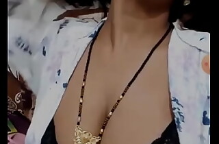Sexy indian girl showcases boobs on live livecam