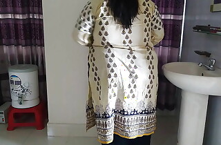 45 Year Elderly Neighbor Aunty Seduced Me By Seeing Say no to Big Ass While Combing Say no to Hair - Indian Desi Lovemaking (Bbw)