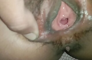 Fucked girlfriend with brinjal and my flannel