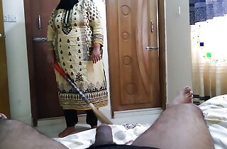 (Tamil hot Maa Apne Bete ke sath chudai karta hai) Indian MILF Stepmom helps Stepson jizz - But Accidentally creampie