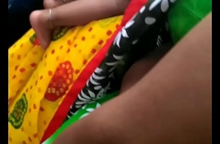 MATURE CURVACEOUS HIP FOLD  SLUT Approximately GREEN SAREE ON ROAD