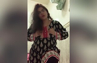 Today Exclusive- Sexy Paki Girl Demonstrates Her Boobs And Cookie Part 2