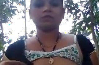 INDIAN AUNTY SHOWING BOOBS AND PUSSY IN Put emphasize JUNGLE