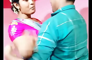 Hot aunty hips and Hot nearby saree