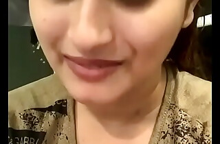 Desi Girl tallking on Continue Cam shows big tits and deep cleavage