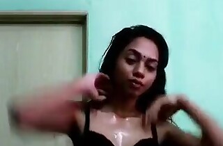 Today Exclusive- Sexy Tamil Bird Record Her Nude Peel For Lover