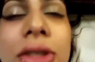 Chod Diya New Gift De Ke Desi Bhabhi Blowjob Anel Sex Indian Couple Sex Video Desi Bhabhi Sex Video Deai Porn Indian Sex