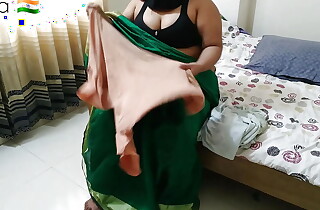 Tamil hot aunty doing laundry In Bed in a beeline neighbour scrounger saw her & fucked Big Pain in the neck - Desi Sex