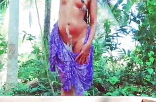 Tamil Girl Outdoor Bathing And Public Masturbation - Indian Hindi Sex Outdoors In Public
