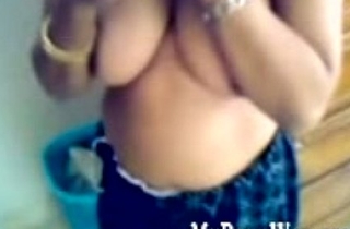 Bangladeshi girlfriend posing topless big boobs exposed MMS