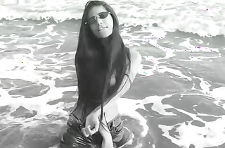 Poonam PAndey : Troublemaker on the beach