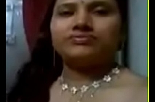 desi marketable bhabhi showing her chut mms