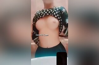 From time to time Exclusive- Paki Girl Shows Boobs