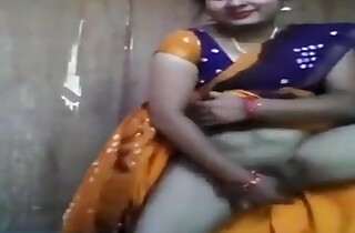 Desi Sexy Aunty Fingering Handjob Saree