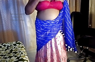 Sexy Bhabhi Hotgirl21 shows off her big boobs and nipples take a lark hot sex show.