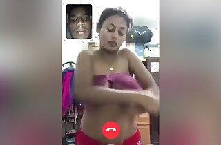 Today Exclusive- Cute Tamil Girl Showing Her Boobs And Pussy On Video Call