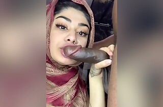 Busty Pakistani Slut Guestimated Deepthroat