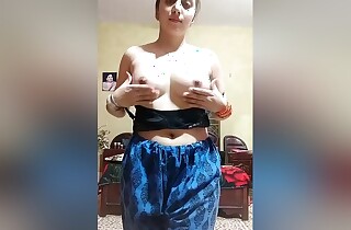 Sexy Paki Girl Shows Their way Boobs Part 4
