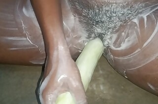 Neetu bhabhi fucking itself in cucumber. during bath.