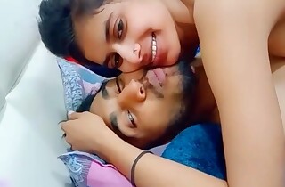 Indian Cute Girl Gender in Hotel room by her boyfriend Lip Kissing and Licking Pussy.