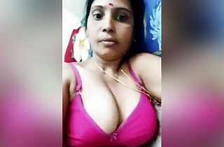 Bhabhi Record Her Nude Video