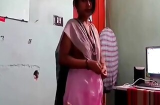 Mature Gujrati Village Aunty After Sexual connection Leaked Mms