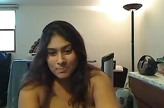 Indian BBW plays in excess of cam