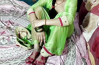 Desi cute bhabhi beutifull footjob